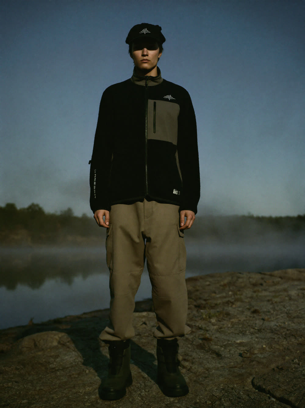 BLACK & KHAKI — линейка «чёрный с хаки»
